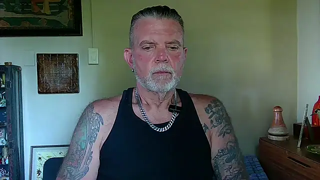 Snapshot of BossDominus chatting on June 23, 2026, 1:36 am BossDominus online show from June 23, 2026, 1:36 am