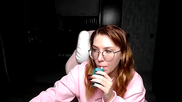 Reginasmilee online show from November 9, 2025, 1:31 am