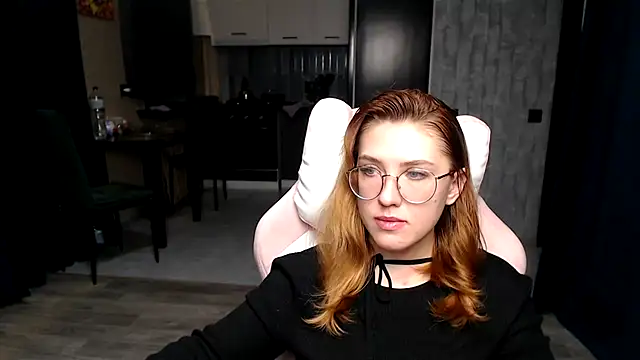 Reginasmilee online show from November 6, 2025, 1:31 am