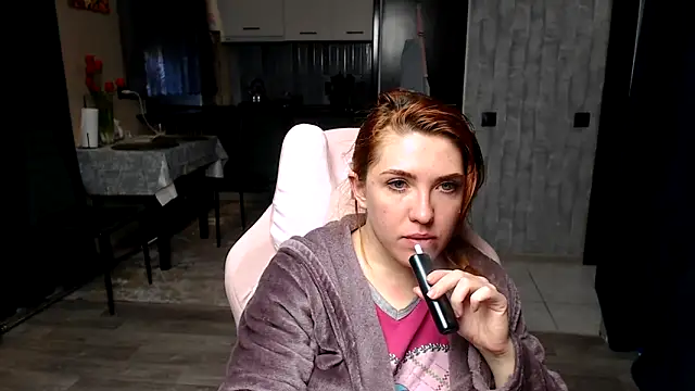 Reginasmilee online show from April 29, 2026, 2:49 am