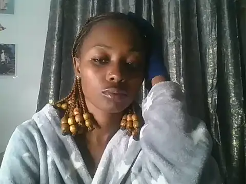 Snapshot of Prettyquueen chatting on June 27, 2026, 11:44 pm Prettyquueen online show from June 27, 2026, 11:44 pm