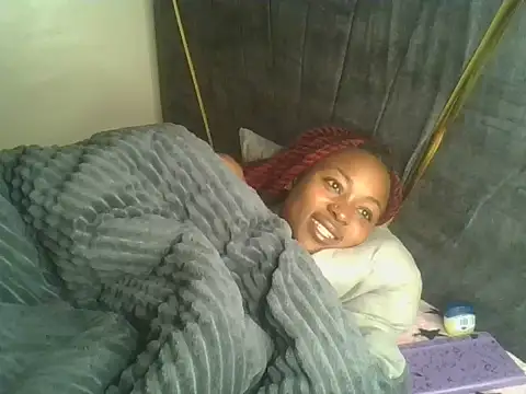 Snapshot of Prettyquueen chatting on August 6, 2026, 5:24 am Prettyquueen online show from August 6, 2026, 5:24 am