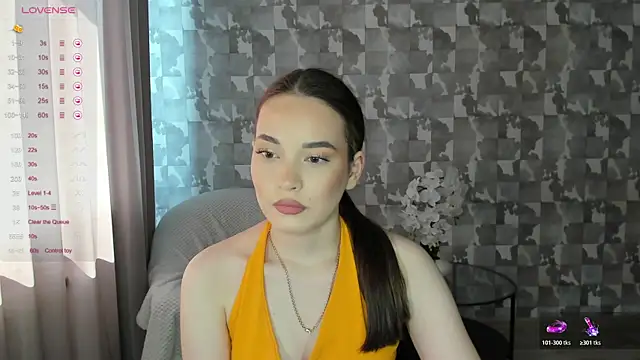 Snapshot of E_mil_y chatting on July 28, 2026, 7:38 am E mil y online show from July 28, 2026, 7:38 am