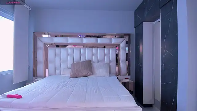 SarahPreston online show from March 12, 2025, 6:32 pm