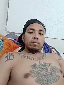 Snapshot of luis22fuego chatting on June 24, 2026, 6:01 am luis22fuego online show from June 24, 2026, 6:01 am
