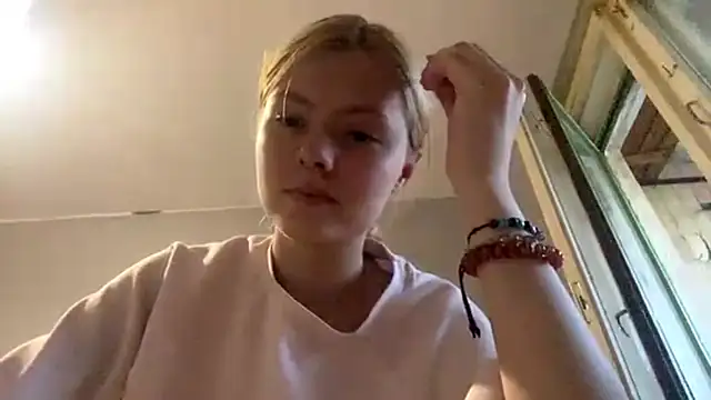 Snapshot of Jeneienal_1 chatting on July 7, 2026, 5:27 pm Jeneienal 1 online show from July 7, 2026, 5:27 pm