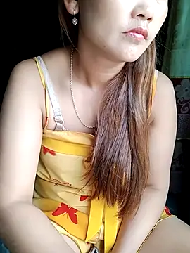Snapshot of Emma-18h chatting on August 3, 2026, 8:22 am Emma-18h online show from August 3, 2026, 8:22 am