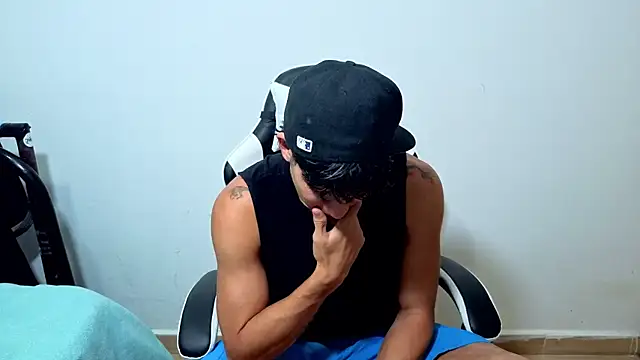 Snapshot of Noah__Dick chatting on August 7, 2026, 1:33 am Noah Dick online show from August 7, 2026, 1:33 am