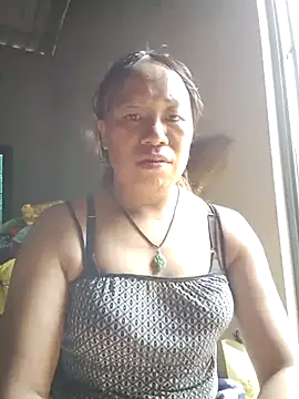 Snapshot of Moon_squirtt chatting on August 1, 2026, 2:42 am Moon squirtt online show from August 1, 2026, 2:42 am