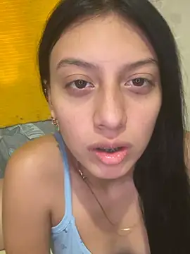 Snapshot of Skarlet1406 chatting on August 7, 2026, 1:50 pm Skarlet1406 online show from August 7, 2026, 1:50 pm