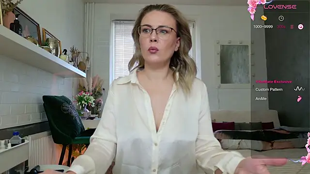 BeautyeyesLovely online show from October 27, 2025, 10:05 am