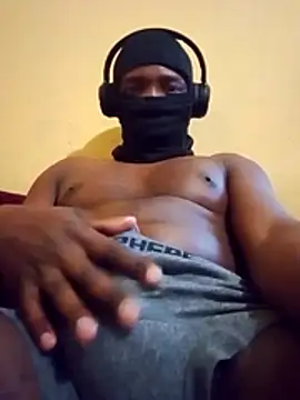 Snapshot of MrCum305 chatting on August 3, 2026, 7:27 am MrCum305 online show from August 3, 2026, 7:27 am