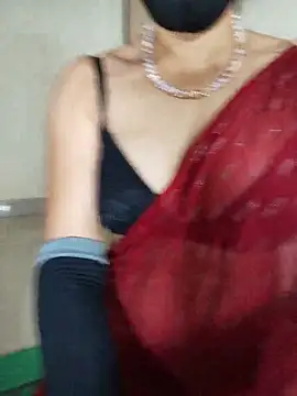 Snapshot of renu9dimple chatting on July 23, 2026, 4:43 am renu9dimple online show from July 23, 2026, 4:43 am