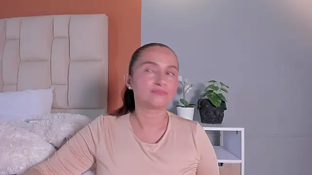 Adela Rous online show from July 30, 2026, 7:24 pm