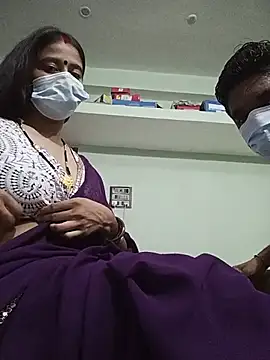 Snapshot of married_couple1111 chatting on August 1, 2026, 6:17 pm married couple1111 online show from August 1, 2026, 6:17 pm