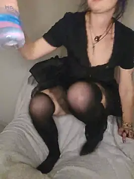 bloom-violetmoon online show from July 22, 2026, 9:22 am