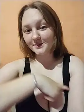 Snapshot of hi__loveee chatting on July 23, 2026, 9:44 pm hi loveee online show from July 23, 2026, 9:44 pm
