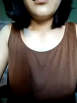 Snapshot of Lyrose_2k chatting on July 31, 2026, 11:24 pm Lyrose 2k online show from July 31, 2026, 11:24 pm
