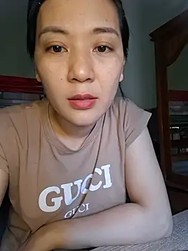 Snapshot of Lyrose_2k chatting on July 8, 2026, 8:59 am Lyrose 2k online show from July 8, 2026, 8:59 am