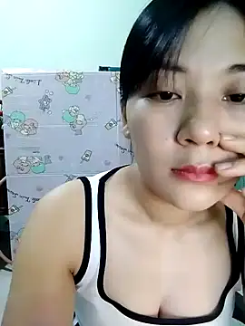 Snapshot of Lyrose_2k chatting on July 28, 2026, 11:37 pm Lyrose 2k online show from July 28, 2026, 11:37 pm