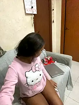 OnikaSmith online show from December 18, 2025, 10:46 pm