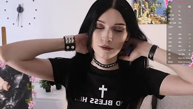 Snapshot of Emily__Wood chatting on July 31, 2026, 2:37 pm Emily Wood online show from July 31, 2026, 2:37 pm
