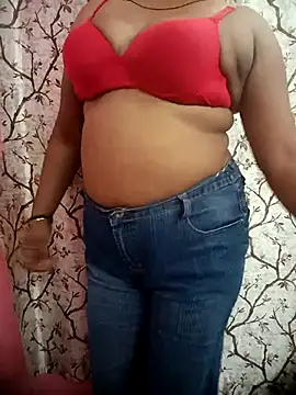Snapshot of love_me444 chatting on August 1, 2026, 6:39 pm love me444 online show from August 1, 2026, 6:39 pm
