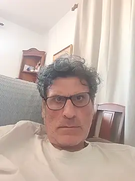 Snapshot of Enusitanio chatting on July 29, 2026, 5:12 pm Enusitanio online show from July 29, 2026, 5:12 pm