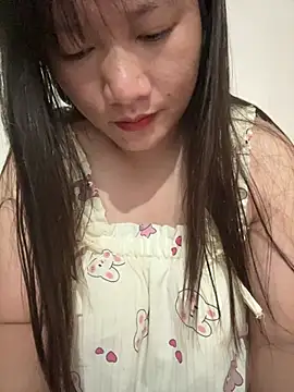 Snapshot of Zully- chatting on July 7, 2026, 3:26 pm Zully- online show from July 7, 2026, 3:26 pm