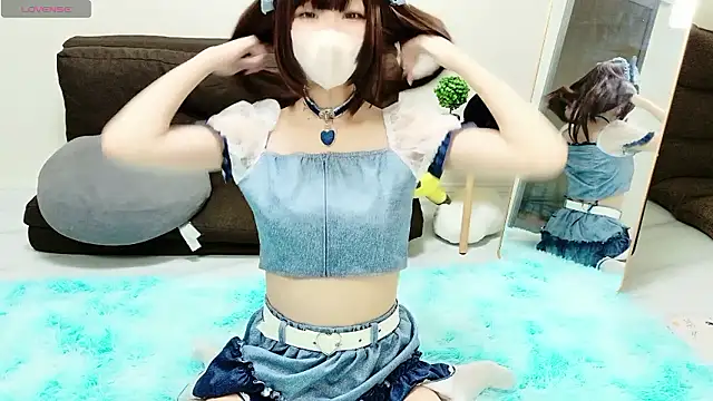 Snapshot of Shuka-chan chatting on July 18, 2026, 10:35 am Shuka-chan online show from July 18, 2026, 10:35 am