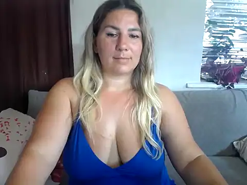 Snapshot of Darina2398 chatting on July 15, 2026, 11:50 am Darina2398 online show from July 15, 2026, 11:50 am