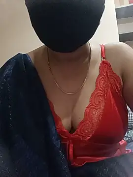 Snapshot of Nila_tamil36 chatting on August 5, 2026, 4:12 pm Nila tamil36 online show from August 5, 2026, 4:12 pm