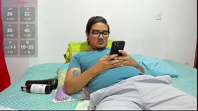 Axel hornyy online show from July 16, 2026, 5:26 am