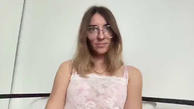 quirkyquinn online show from July 17, 2026, 6:27 pm