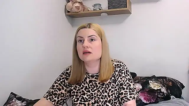 alisenties online show from May 10, 2026, 2:41 pm