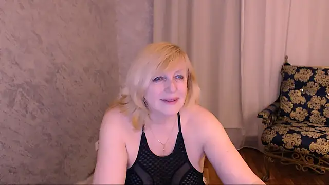 Samantha Si online show from May 5, 2026, 7:17 pm