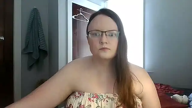 Snapshot of sylviexxxfun2 chatting on July 16, 2026, 5:43 pm sylviexxxfun2 online show from July 16, 2026, 5:43 pm