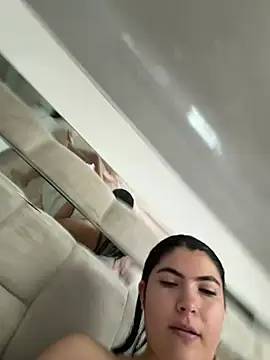 Snapshot of cloe_bella chatting on July 25, 2026, 7:42 pm cloe bella online show from July 25, 2026, 7:42 pm
