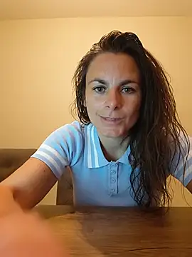 Snapshot of WildSweetheartXO chatting on August 6, 2026, 1:50 pm WildSweetheartXO online show from August 6, 2026, 1:50 pm