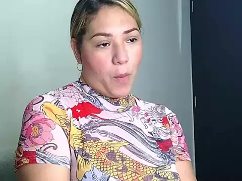 curvynaturalx online show from July 22, 2026, 1:13 pm