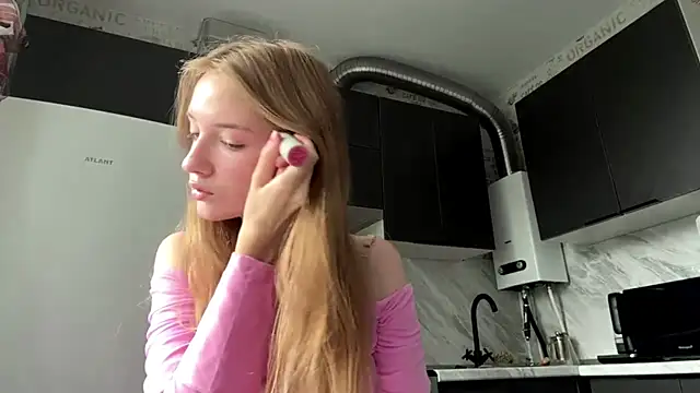 Snapshot of LuiseFurbeck chatting on July 21, 2026, 6:04 am LuiseFurbeck online show from July 21, 2026, 6:04 am