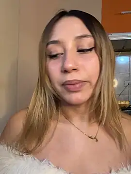 babychiaraa online show from August 6, 2026, 5:02 am