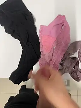 Snapshot of swissboy22 chatting on March 15, 2026, 10:44 am swissboy22 online show from March 15, 2026, 10:44 am