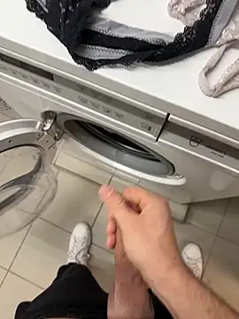 Snapshot of swissboy22 chatting on March 9, 2026, 5:27 pm swissboy22 online show from March 9, 2026, 5:27 pm