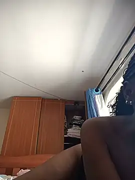 Snapshot of baisey28 chatting on July 21, 2026, 8:37 am baisey28 online show from July 21, 2026, 8:37 am