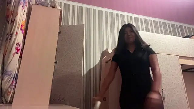 JohannaMickiewicz online show from July 23, 2026, 3:52 pm