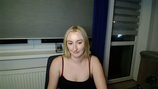 Snapshot of ZaraAllure chatting on August 7, 2026, 8:59 pm ZaraAllure online show from August 7, 2026, 8:59 pm