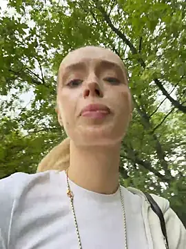 PollyDolly online show from July 23, 2026, 1:19 pm