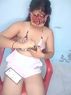 Komal hot76 online show from August 3, 2026, 6:32 am