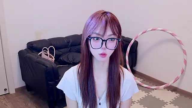 Snapshot of classy-01 chatting on August 6, 2026, 8:53 am classy-01 online show from August 6, 2026, 8:53 am